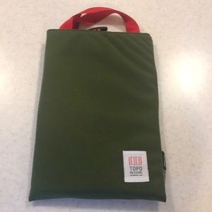 Topo designs tablet bag